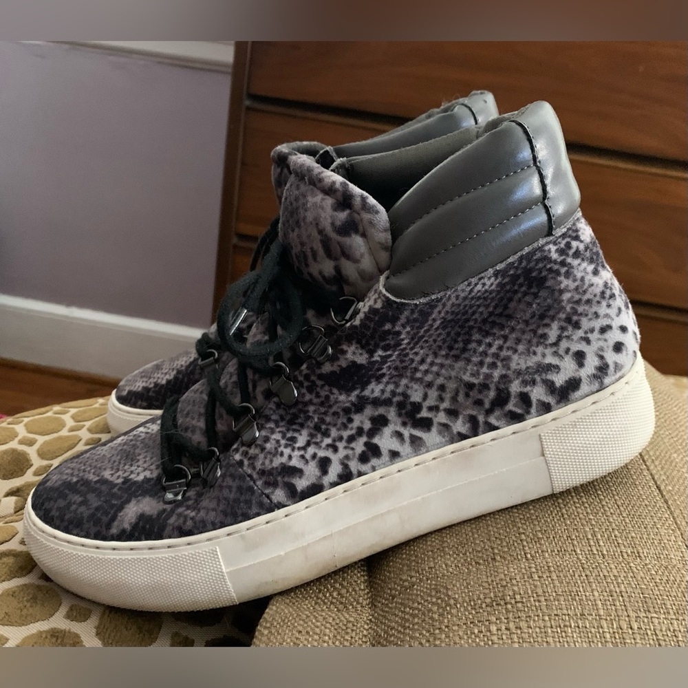 Madden Girl Hightop Sneaker